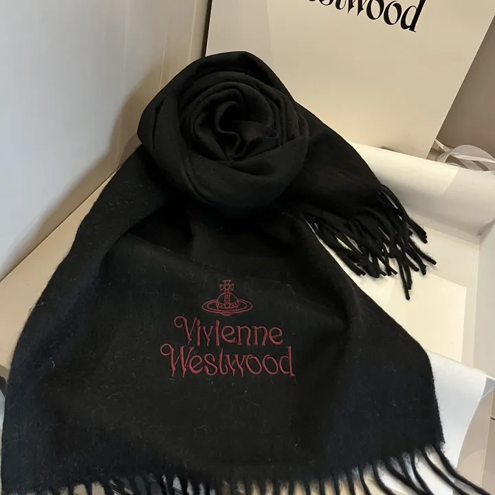 スーパーコピー ヴィヴィアン・ウエストウッド マフラー