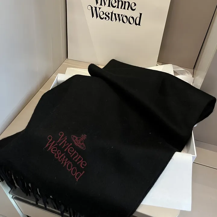 スーパーコピー ヴィヴィアン・ウエストウッド マフラー