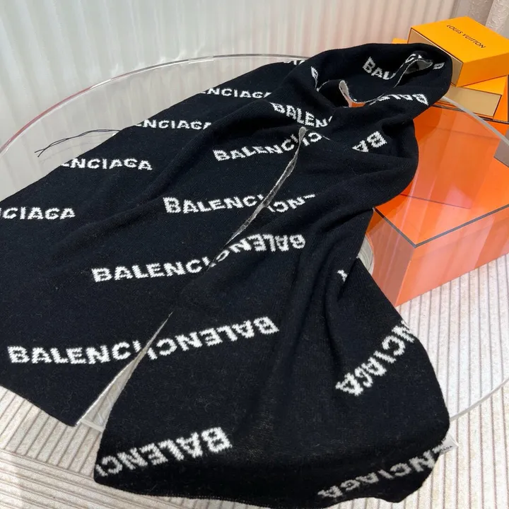 スーパーコピー バレンシアガ マフラー