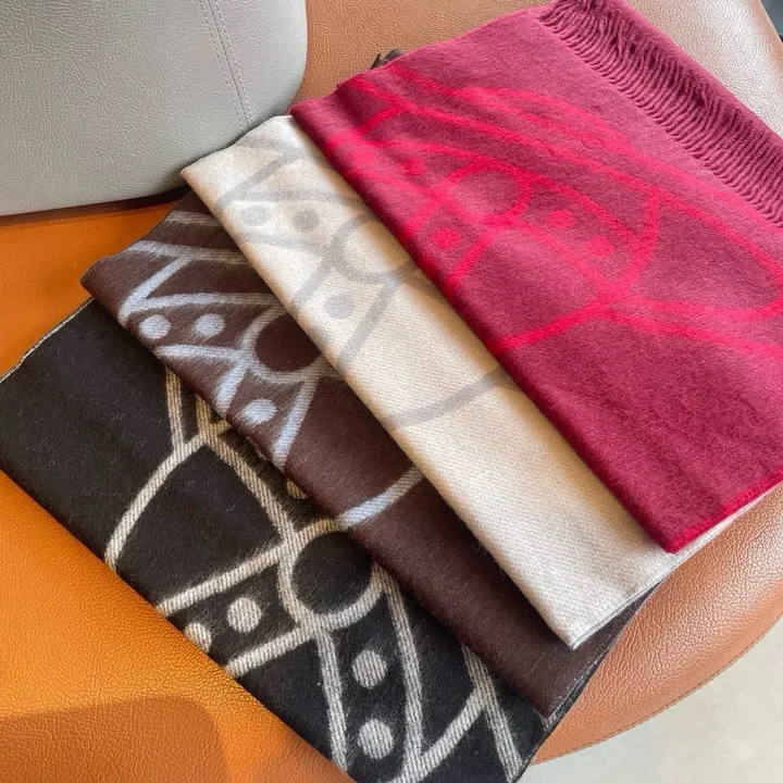 スーパーコピー ヴィヴィアン・ウエストウッド マフラー