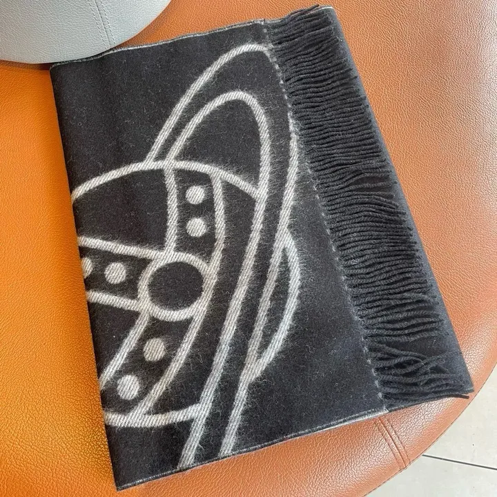 スーパーコピー ヴィヴィアン・ウエストウッド マフラー