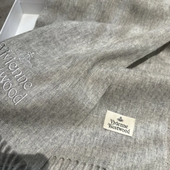 スーパーコピー ヴィヴィアン・ウエストウッド マフラー