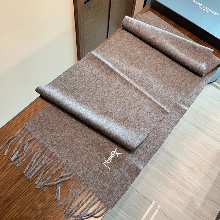 スーパーコピー バレンシアガ マフラー