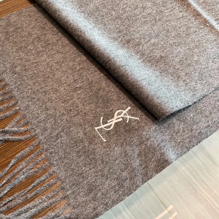 スーパーコピー バレンシアガ マフラー