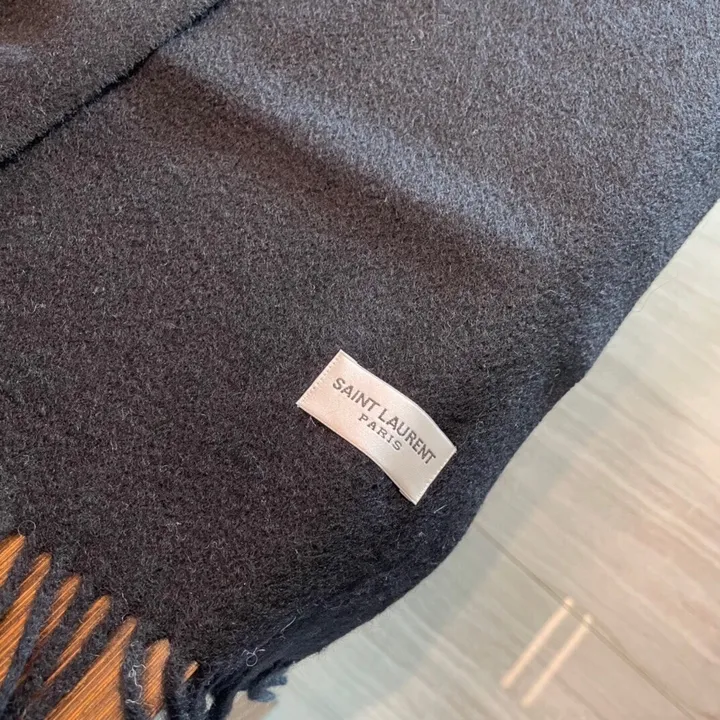 スーパーコピー バレンシアガ マフラー