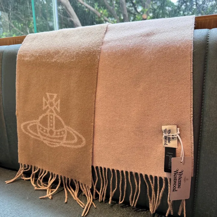 スーパーコピー ヴィヴィアン・ウエストウッド マフラー