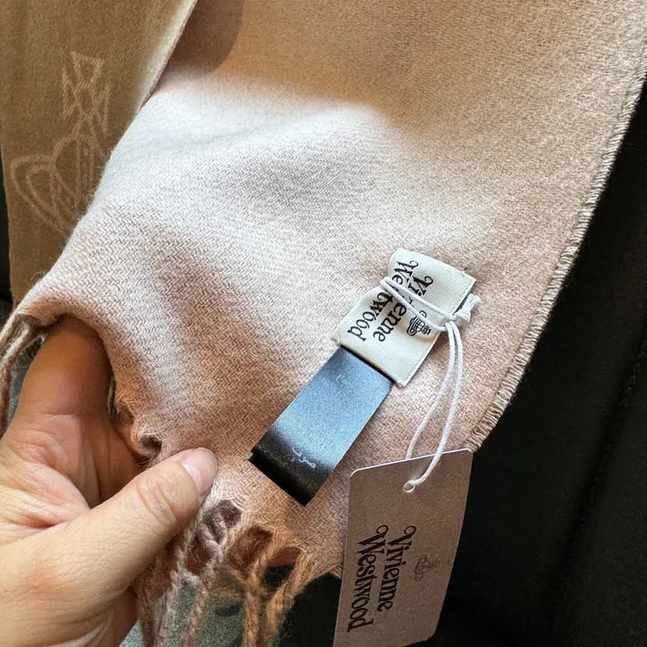 スーパーコピー ヴィヴィアン・ウエストウッド マフラー