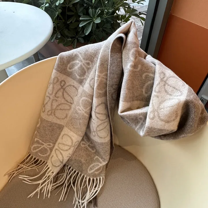 スーパーコピー ロエベ マフラー