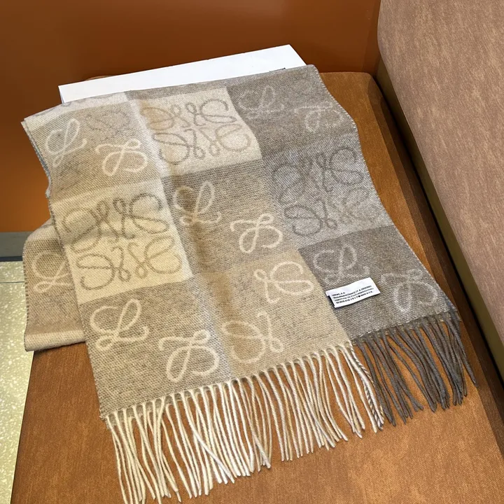 スーパーコピー ロエベ マフラー