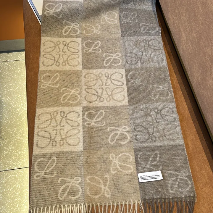 スーパーコピー ロエベ マフラー