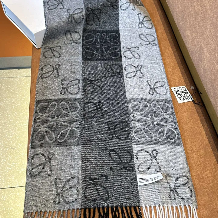 スーパーコピー ロエベ マフラー