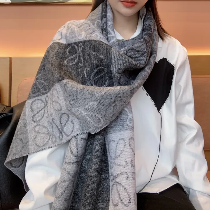 スーパーコピー ロエベ マフラー