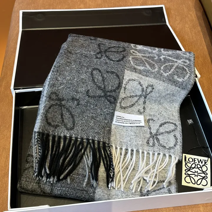 スーパーコピー ロエベ マフラー