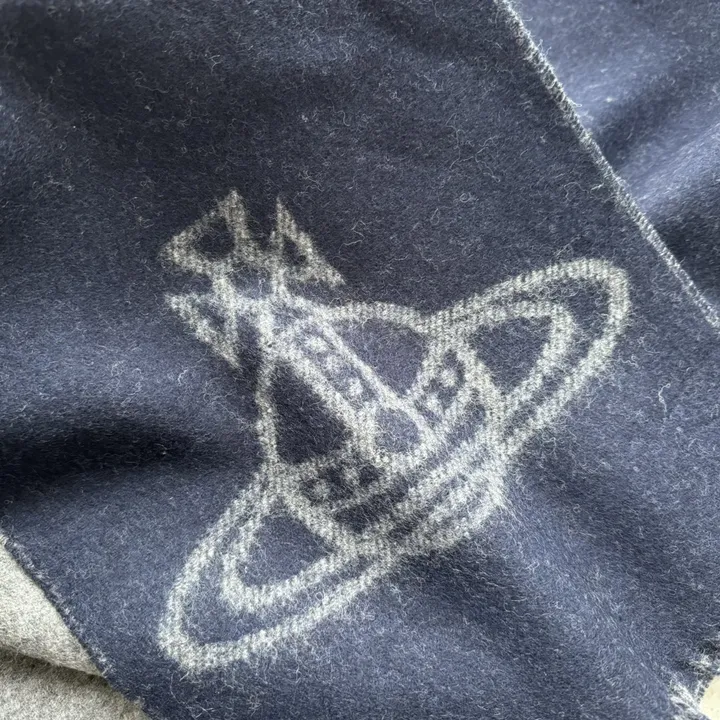 スーパーコピー ヴィヴィアン・ウエストウッド マフラー