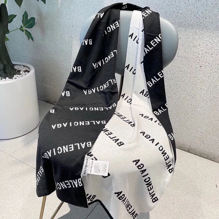 スーパーコピー バレンシアガ マフラー