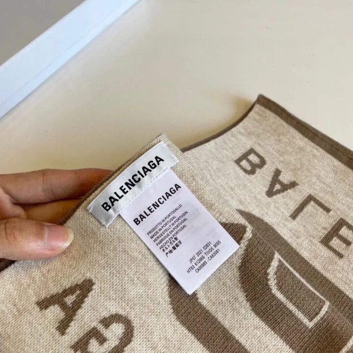 スーパーコピー バレンシアガ マフラー