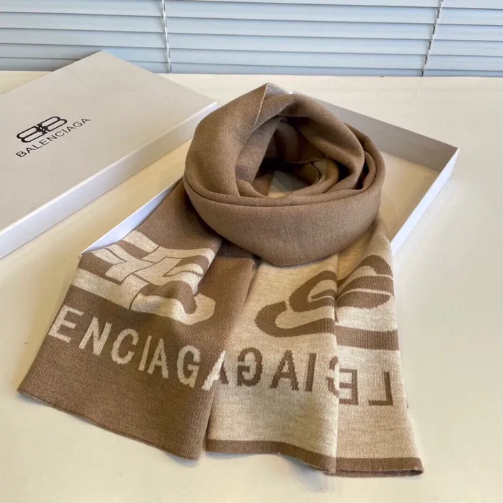 スーパーコピー バレンシアガ マフラー