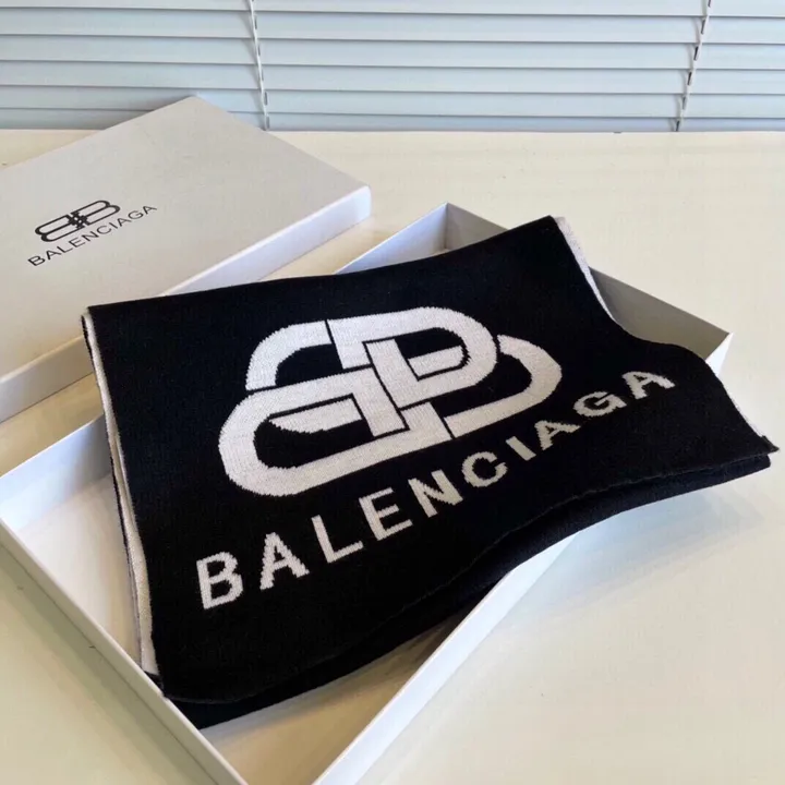 スーパーコピー バレンシアガ マフラー