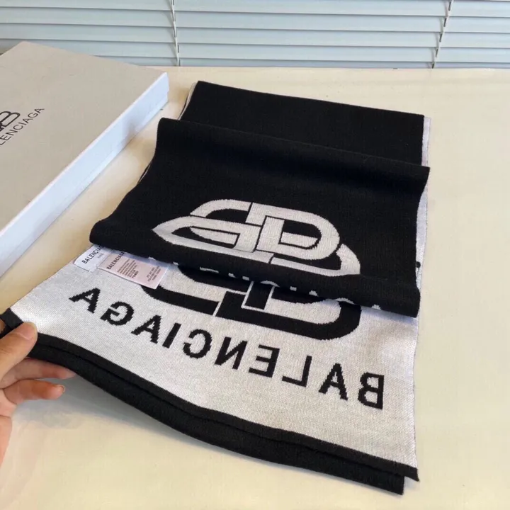 スーパーコピー バレンシアガ マフラー