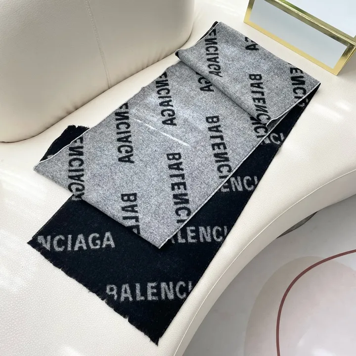 スーパーコピー バレンシアガ マフラー