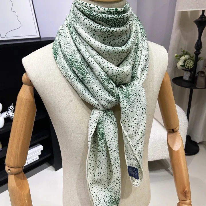 スーパーコピー セリーヌ マフラー