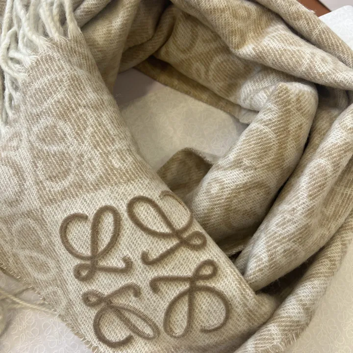 スーパーコピー ロエベ マフラー