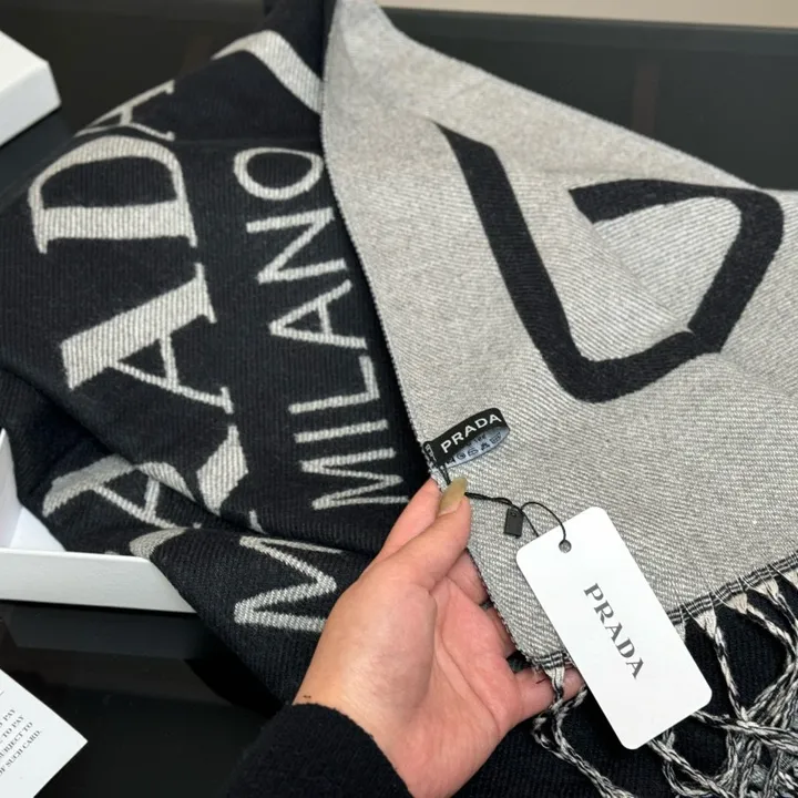 スーパーコピー プラダ マフラー