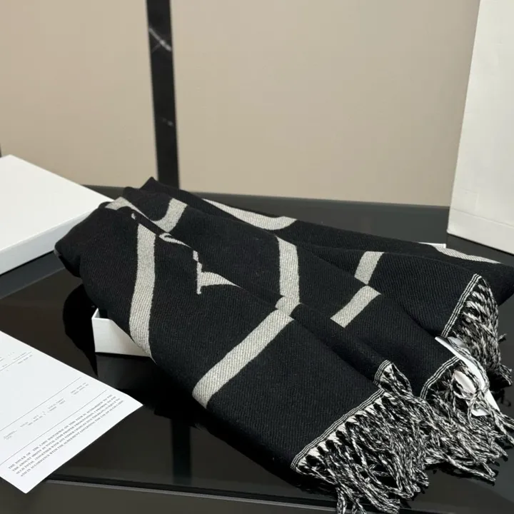 スーパーコピー プラダ マフラー