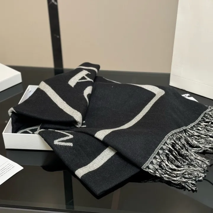 スーパーコピー プラダ マフラー