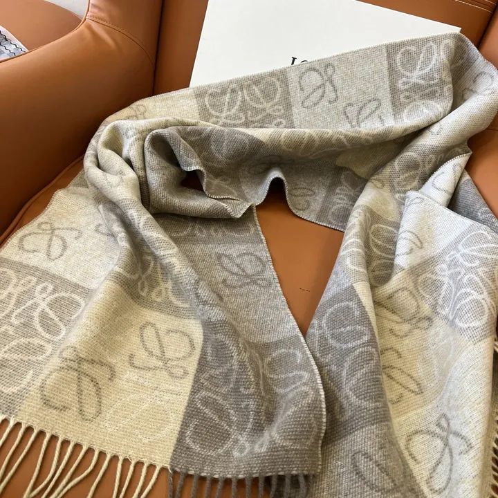 スーパーコピー ロエベ マフラー