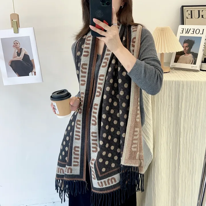 スーパーコピー ミュウミュウ マフラー