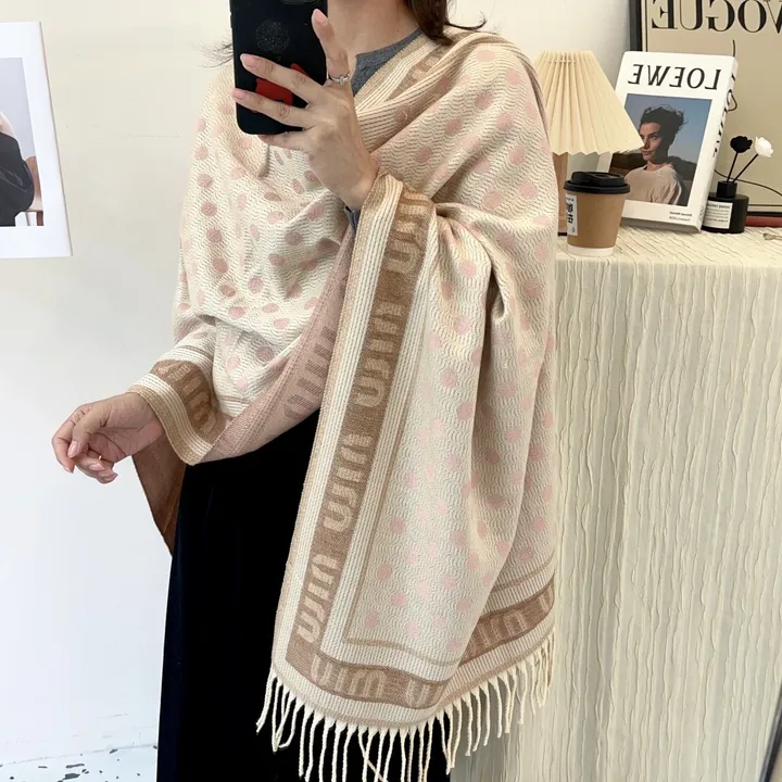 スーパーコピー ミュウミュウ マフラー