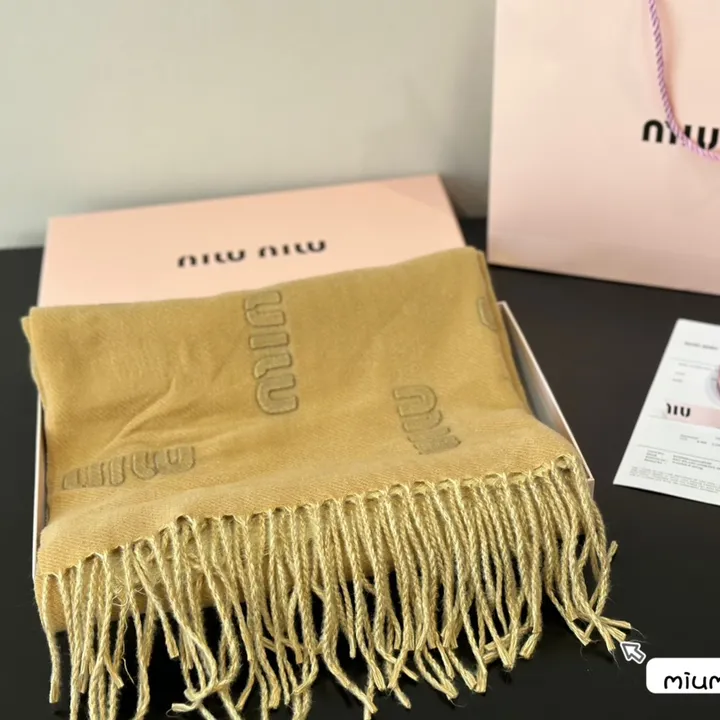 スーパーコピー ミュウミュウ マフラー