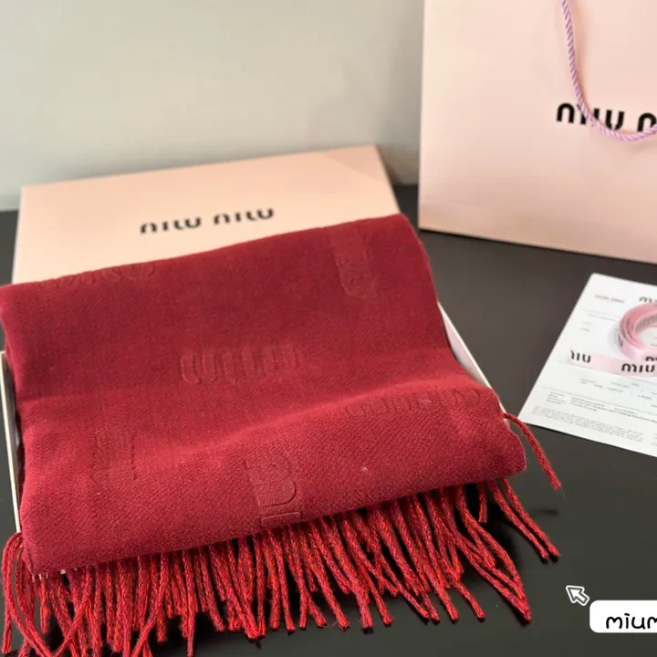 スーパーコピー ミュウミュウ マフラー