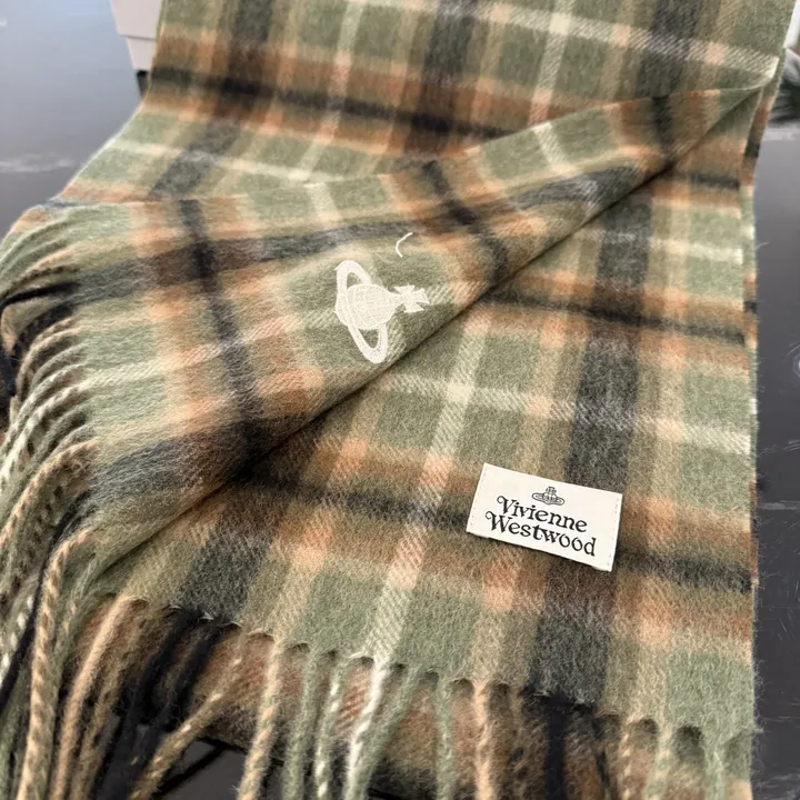 スーパーコピー ヴィヴィアン・ウエストウッド マフラー