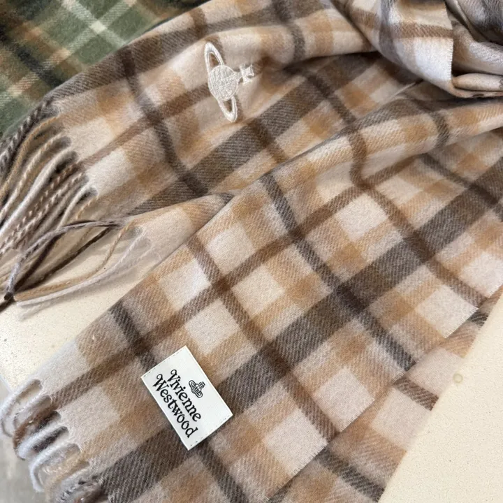 スーパーコピー ヴィヴィアン・ウエストウッド マフラー