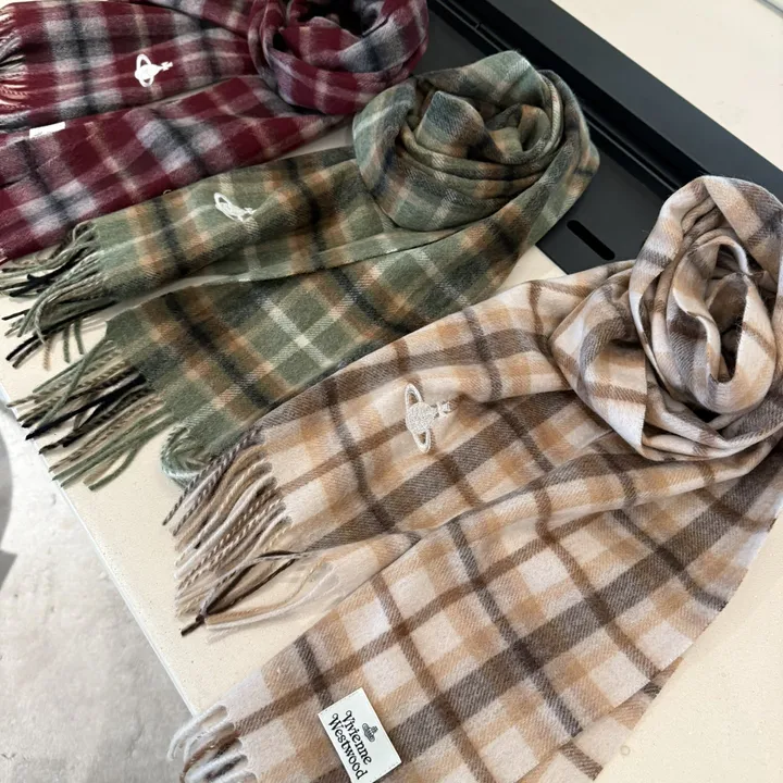 スーパーコピー ヴィヴィアン・ウエストウッド マフラー