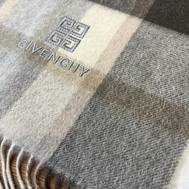 スーパーコピー ジバンシィ マフラー