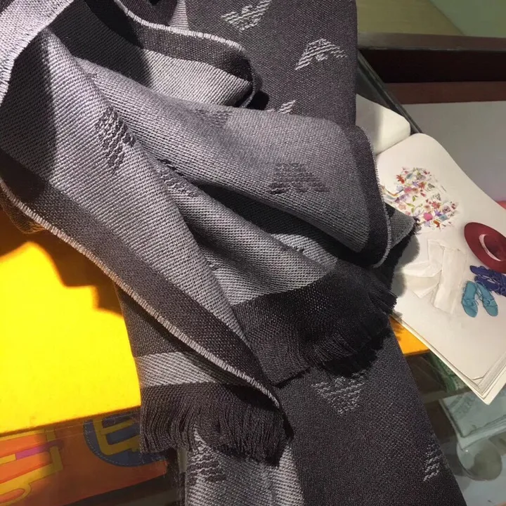 スーパーコピー フェンディ マフラー