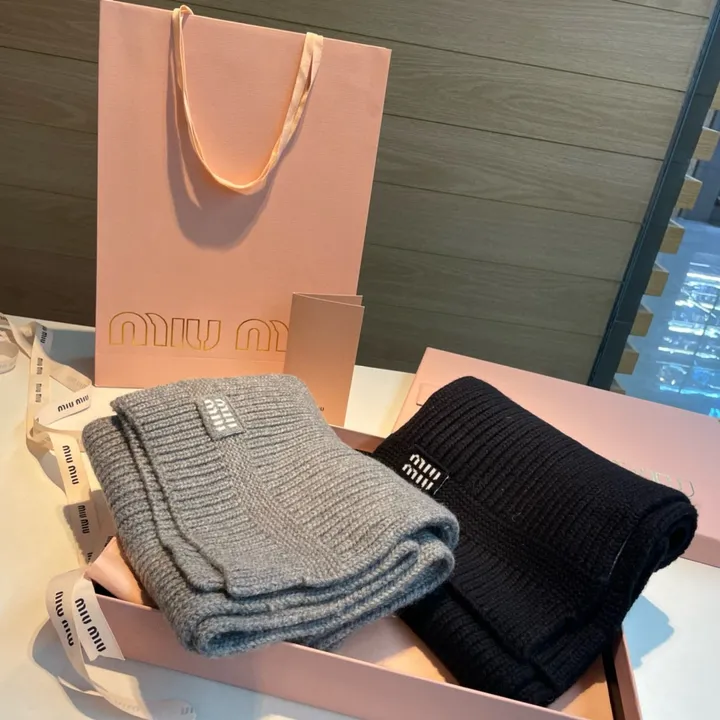 スーパーコピー ミュウミュウ マフラー