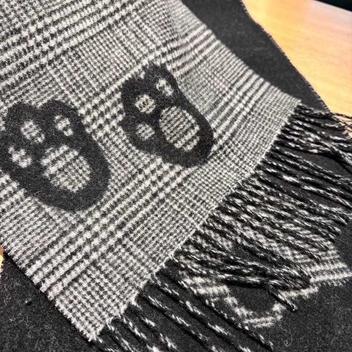 スーパーコピー モスキーノ マフラー