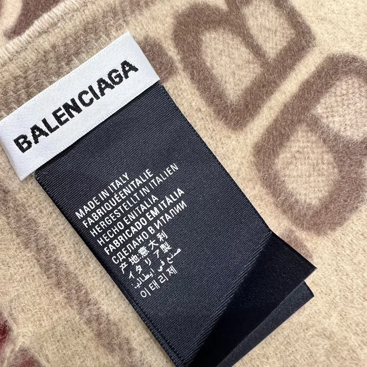 スーパーコピー バレンシアガ マフラー