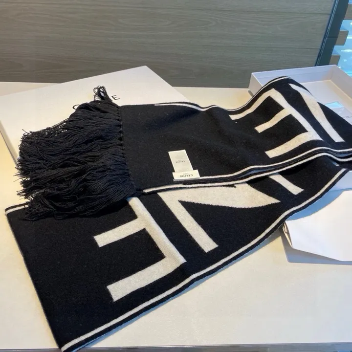 スーパーコピー セリーヌ マフラー