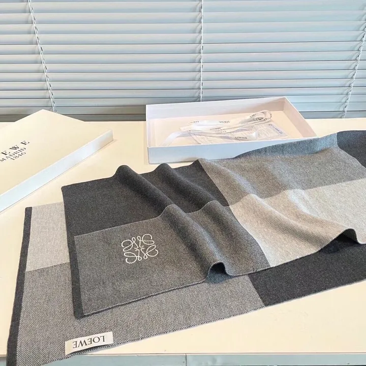 スーパーコピー ロエベ マフラー