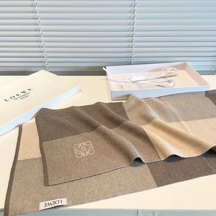 スーパーコピー ロエベ マフラー