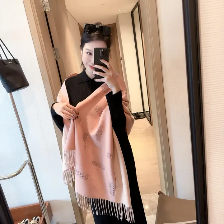 スーパーコピー ミュウミュウ マフラー