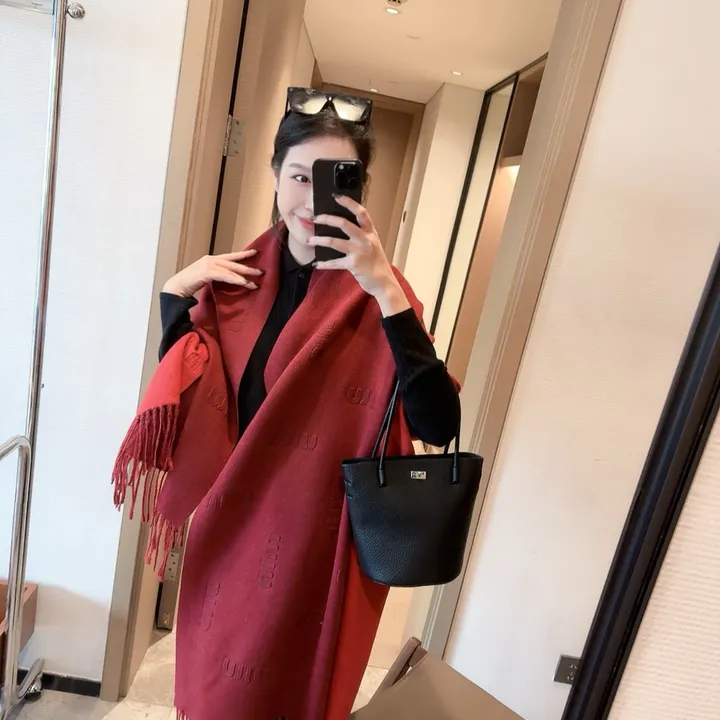 スーパーコピー ミュウミュウ マフラー