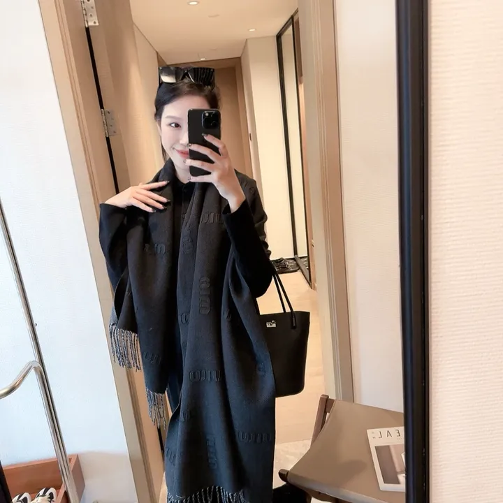 スーパーコピー ミュウミュウ マフラー