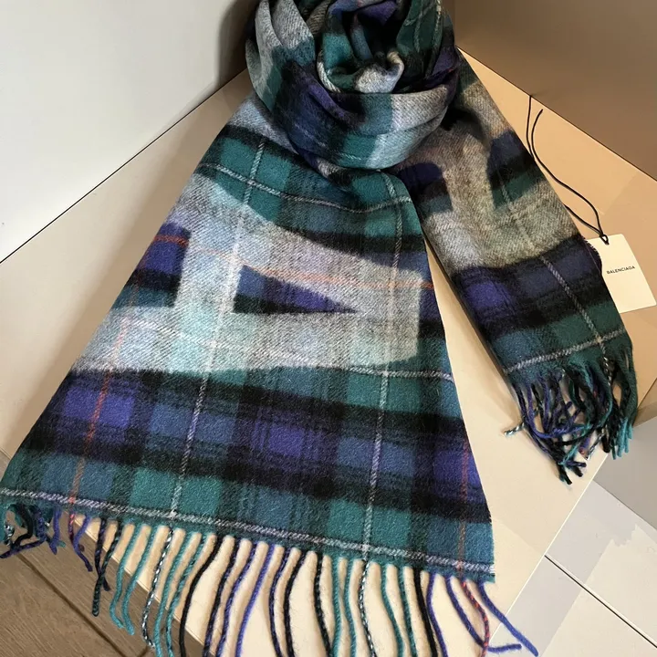 スーパーコピー バレンシアガ マフラー