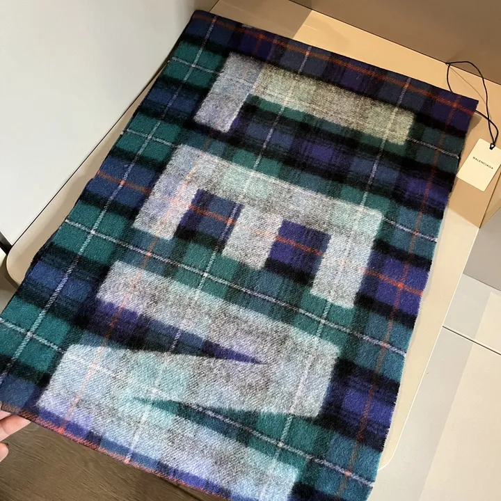 スーパーコピー バレンシアガ マフラー